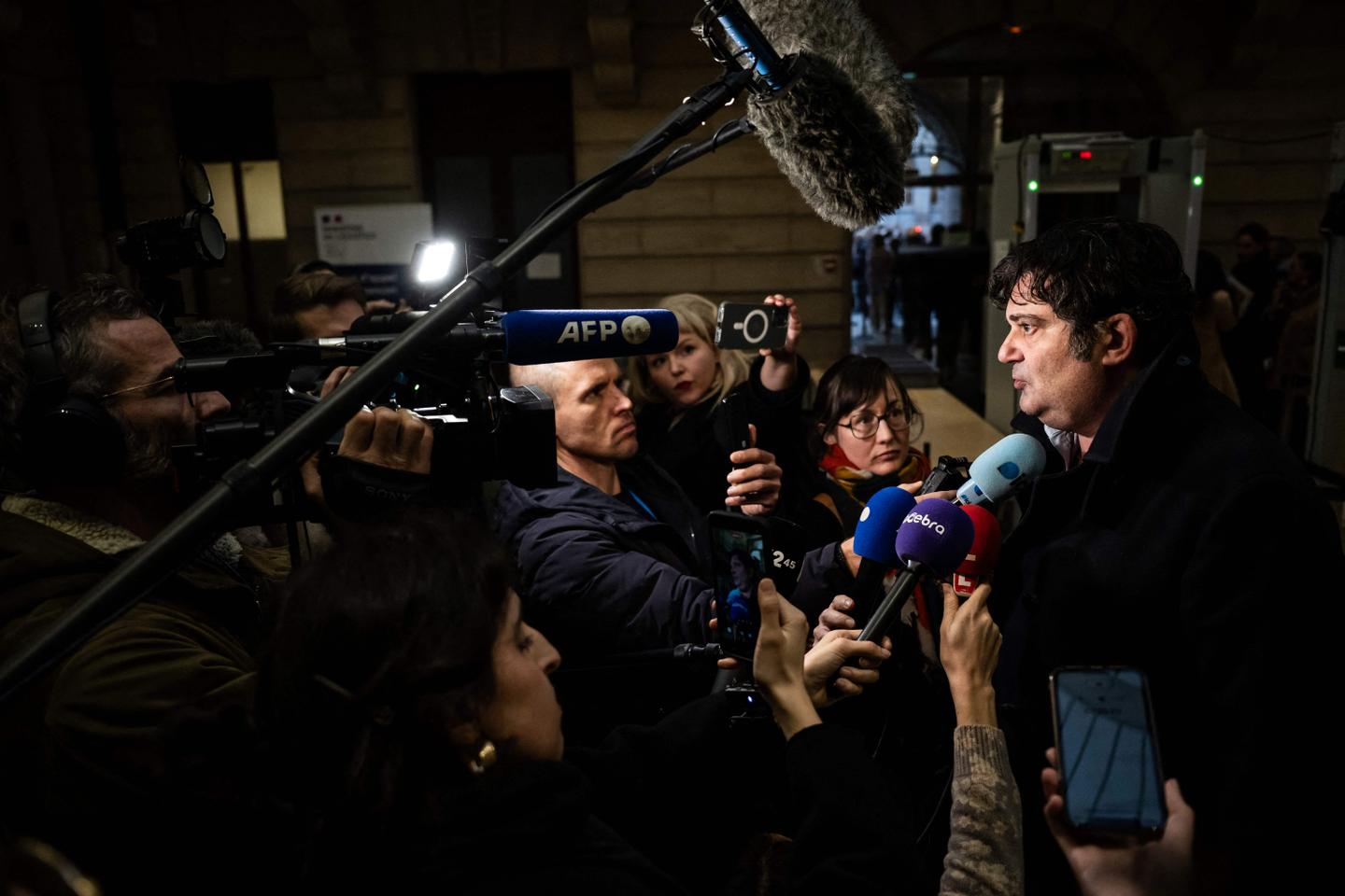 Procès de Frédéric Péchier : la défense plaide l’« erreur judiciaire », comparant l’accusé à Patrick Dils Procès de Frédéric Péchier : la défense plaide l’« erreur judiciaire », comparant l’accusé à Patrick Dils