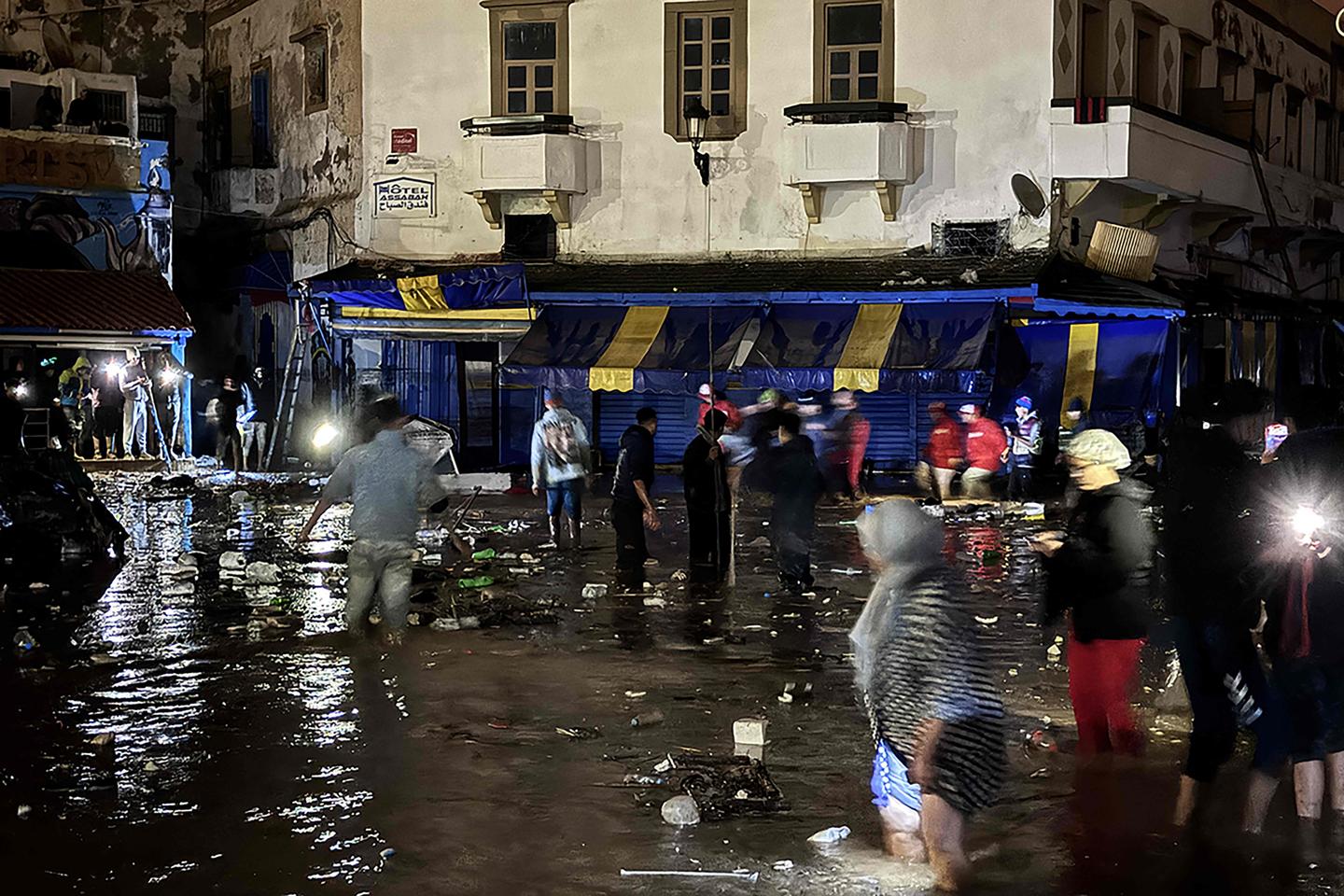 Au Maroc, au moins 37 personnes tuées après des inondations soudaines Au Maroc, au moins 37 personnes tuées après des inondations soudaines