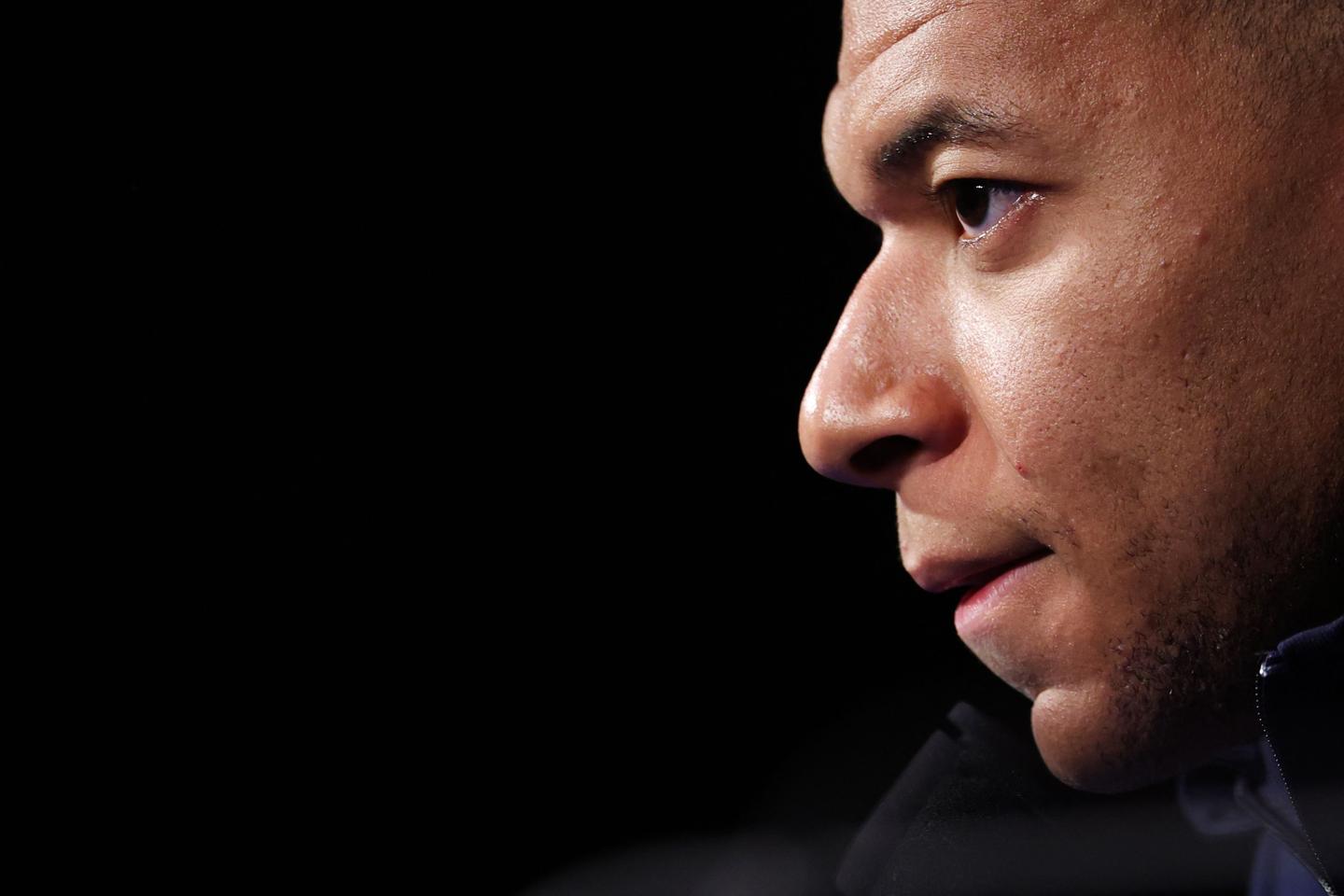 Le PSG condamné par les prud’hommes à verser plus de 60 millions d’euros à Kylian Mbappé, dans le litige les opposant Le PSG condamné par les prud’hommes à verser plus de 60 millions d’euros à Kylian Mbappé, dans le litige les opposant