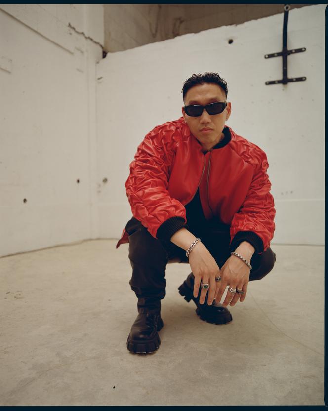 Monsieur Nov, en banlieue parisienne, en juin 2025.