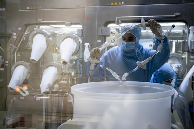 At the inauguration of a new production unit at Sanofi's factory in Le Trait, France, November 27, 2025.