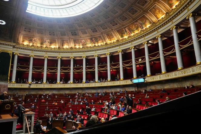 L’hémicycle de l’Assemblée nationale, lors des débats autour du projet de loi de financement de la Sécurité sociale, à Paris, le 16&nbsp;décembre&nbsp;2025.