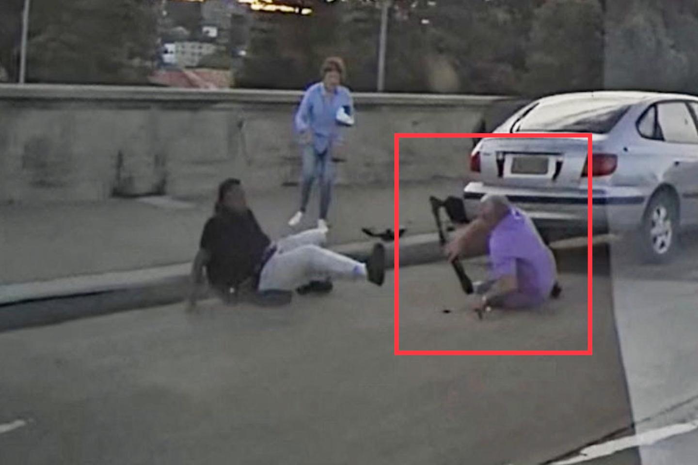 Attentat en Australie : les images de ce couple qui a tenté de désarmer un tireur Attentat en Australie : les images de ce couple qui a tenté de désarmer un tireur