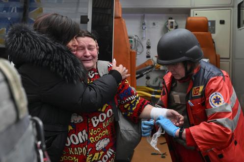 A Zaporijia, après une attaque aérienne russe, le 17 décembre 2025.