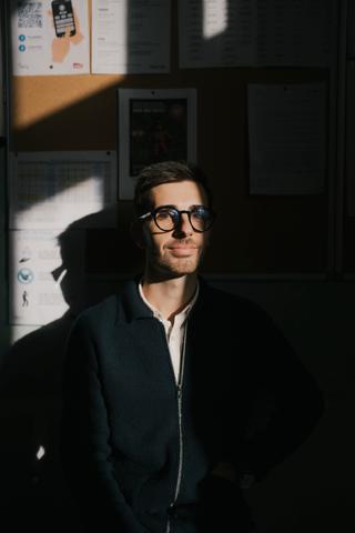 Antoine Morland, gestionnaire du plan de transport et de l’information voyageurs sur la partie nord du RER B (SNCF). Dans les ateliers SNCF de Dole (Jura), le 27 novembre 2025.