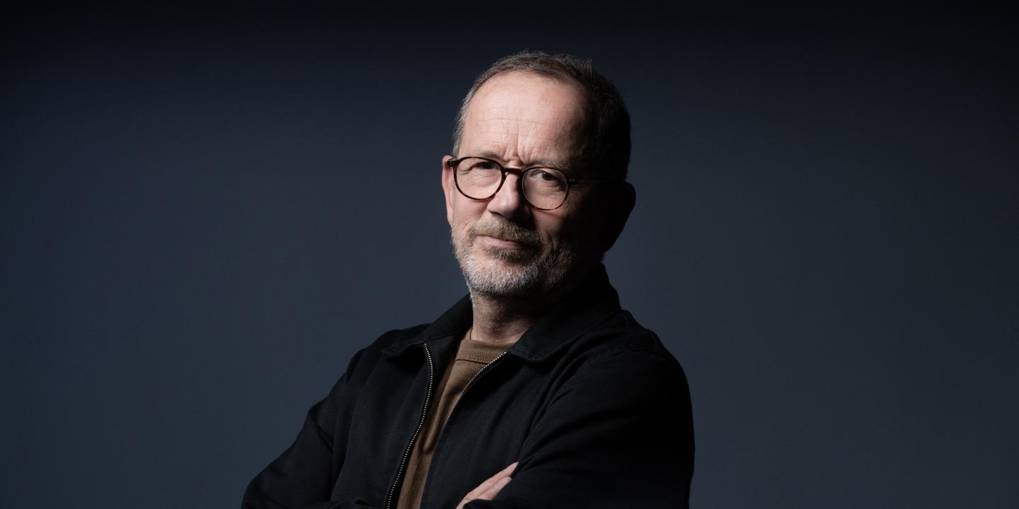 Commission d’enquête sur l’audiovisuel public : Thomas Legrand dénonce une « barbouzerie », Yaël Braun-Pivet adresse un « rappel à l’ordre »