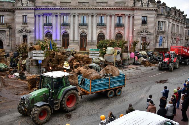 Devant le bâtiment de la préfecture de Haute-Vienne, à Limoges, le 17 décembre 2025.