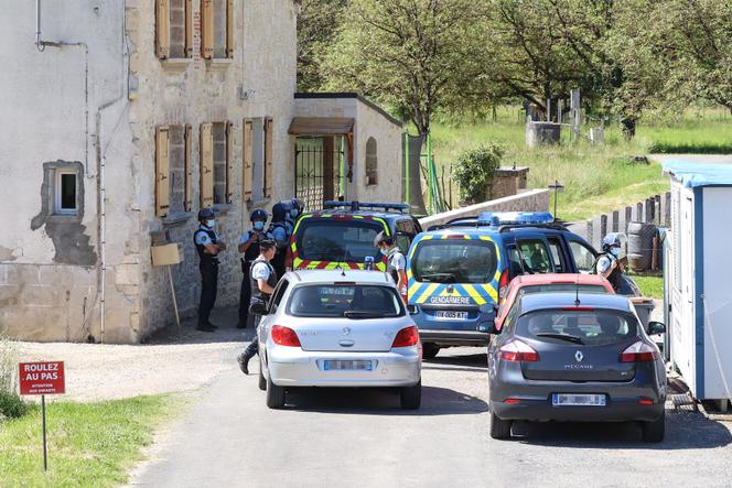 Lors de la traque d’un homme soupçonné d’avoir ouvert le feu sur des policiers intervenus pour une violence conjugale, au Lardin-Saint-Lazare, près de Sarlat (Dordogne), le 30 mai 2021.