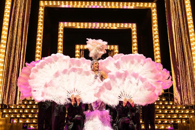 Laurent Lafitte (Albin- Zaza) dans « La Cage aux folles », d’Olivier Py, au Théâtre du Châtelet, à Paris, en décembre 2025.