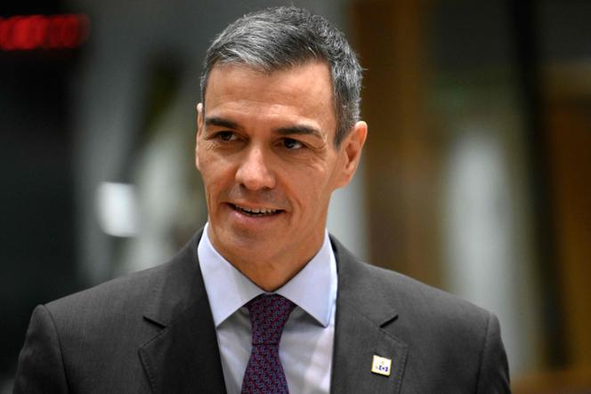 Le premier ministre espagnol, Pedro Sanchez, lors d’une table ronde avant la réunion du Conseil européen à Bruxelles, le 18 décembre 2025.