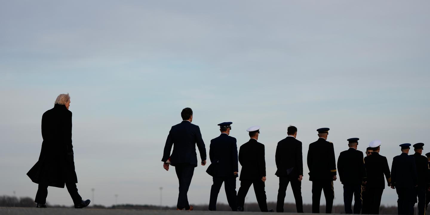 Les Etats-Unis se dotent d’un budget de défense record, mais placent les ambitions militaires de Donald Trump sous contrainte