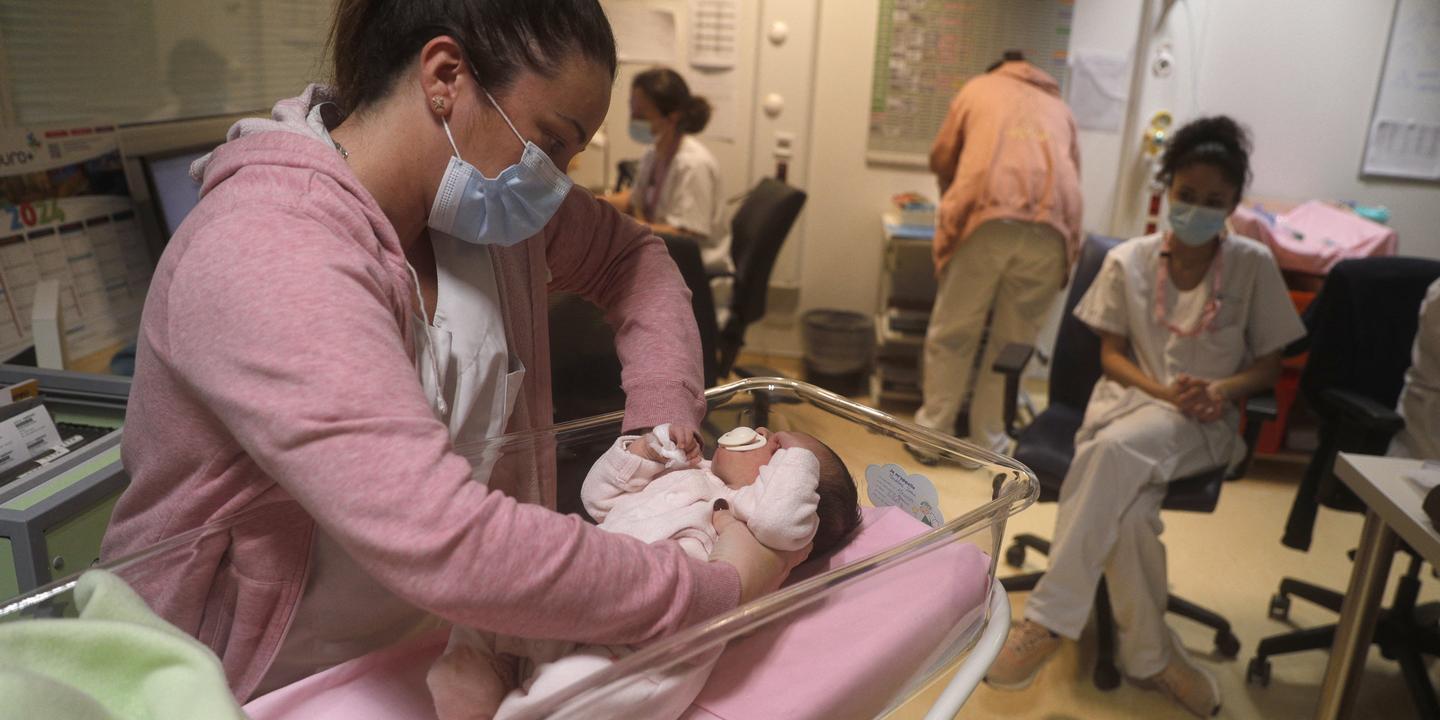 Congé de naissance : tous les parents d’un bébé né à partir de janvier 2026 pourront en bénéficier, promet le gouvernement