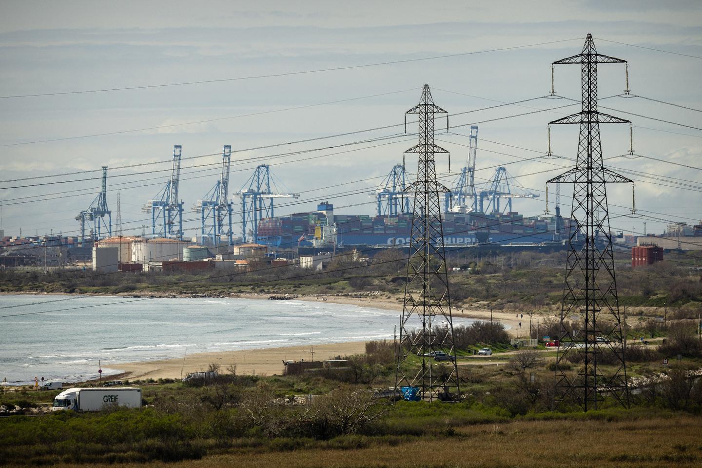 La ligne électrique aérienne à très haute tension vers Fos-sur-Mer validée par l’Etat