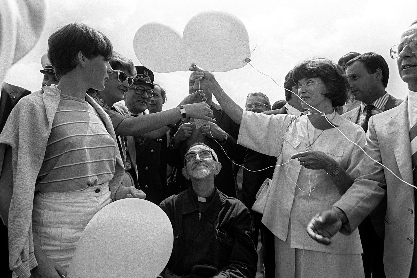 L’autre vie de l’abbé Pierre, entre sexe, emprise et trahisons