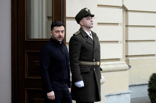 Le président ukrainien Volodymyr Zelensky, avant sa rencontre avec le premier ministre portugais Luis Montenegro, à Kiev, le 20 décembre 2025.