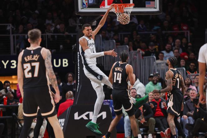 Victor Wembanyama contre les Hawks; à Atlanta, dans l’Etat américain de Géorgie, le 19 décembre 2025.