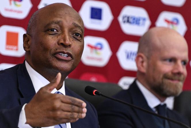 Patrice Motsepe, le président de la Confédération africaine de football, lors d’une conférence de presse à Rabat (Maroc), le 20&nbsp;décembre 2025.