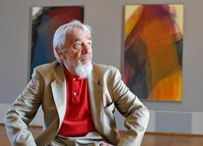 Arnulf Rainer devant ses œuvres, à l’Alte Pinakothek de Munich, en Allemagne, le 9 juin 2010.