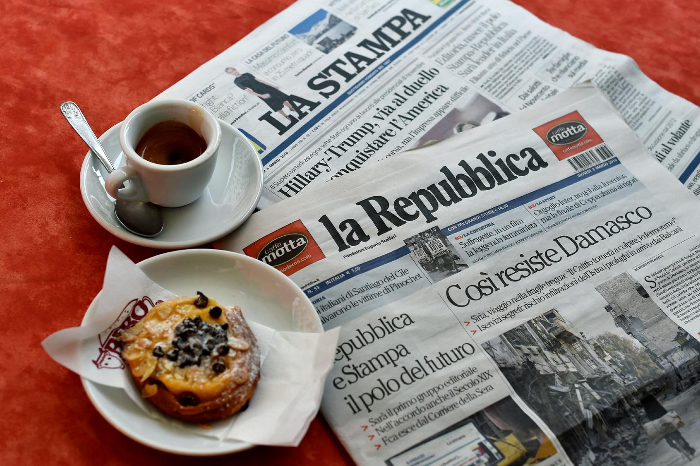 En Italie, la cession annoncée de « la Repubblica » et de « La Stampa » affaiblit « une alternative politique et culturelle dans le pays »