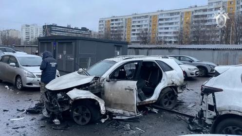 Sur les lieux où le lieutenant-général Fanil Sarvarov aurait été tué dans un attentat à la voiture piégée, à Moscou, en Russie, le 22&nbsp;décembre&nbsp;2025.