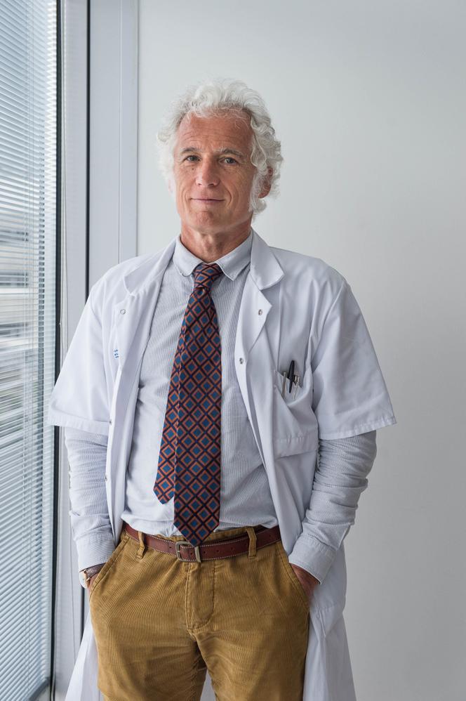 Le professeur Xavier Jouven, au centre de recherche de l’hôpital européen Georges-Pompidou, à Paris, le 5&nbsp;mai&nbsp;2020.