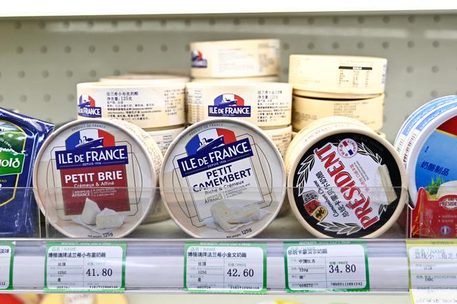 Du fromage importé d’Europe, dans un supermarché de Pékin, le 21&nbsp;août 2024.
