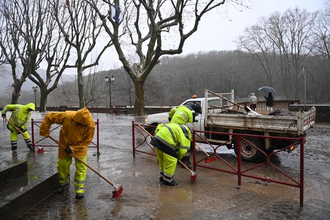 L’Hérault en crue dans le village de Laroque (Hérault), le 22 décembre 2025. 