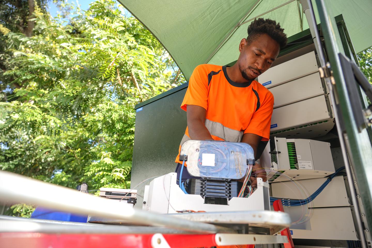 A Mayotte, le cyclone Chido a déclenché une guerre de la fibre optique