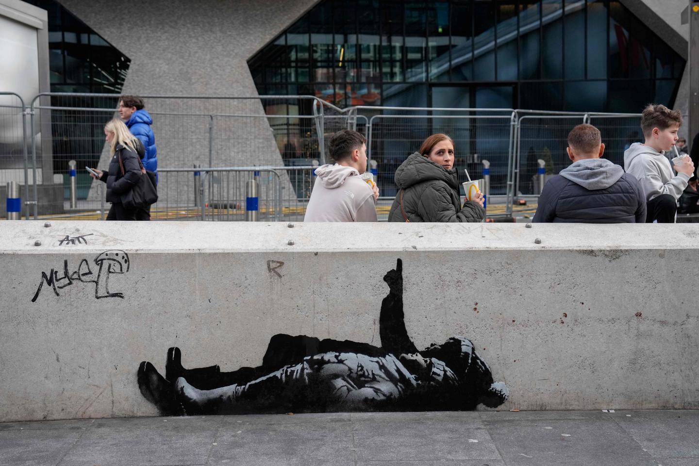 Banksy dévoile un nouveau pochoir à Londres