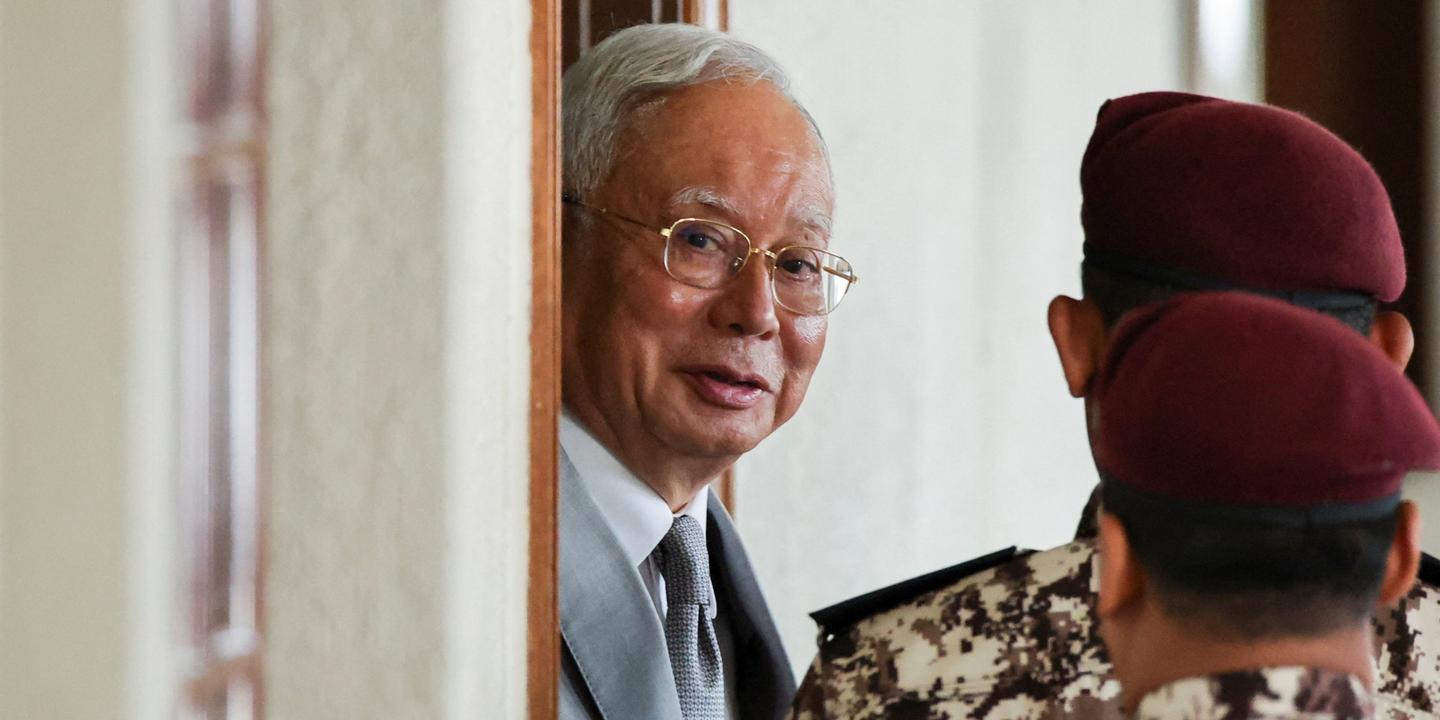 En Malaisie, l’ancien premier ministre Najib Razak, reconnu coupable d’abus de pouvoir et de blanchiment, condamné à quinze ans de prison