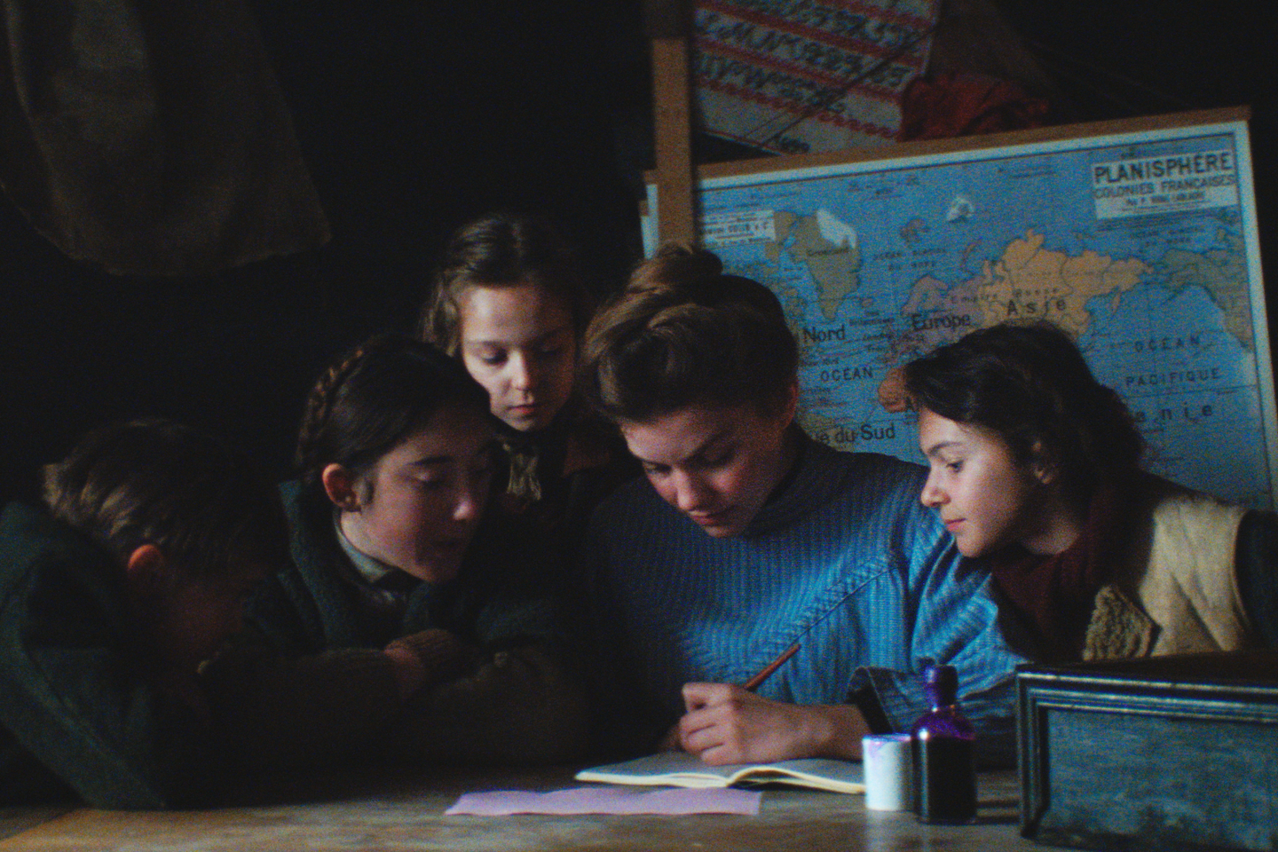 Dans « L’Engloutie », de Louise Hémon, une institutrice prise au piège de la montagne, du désir et de la solitude