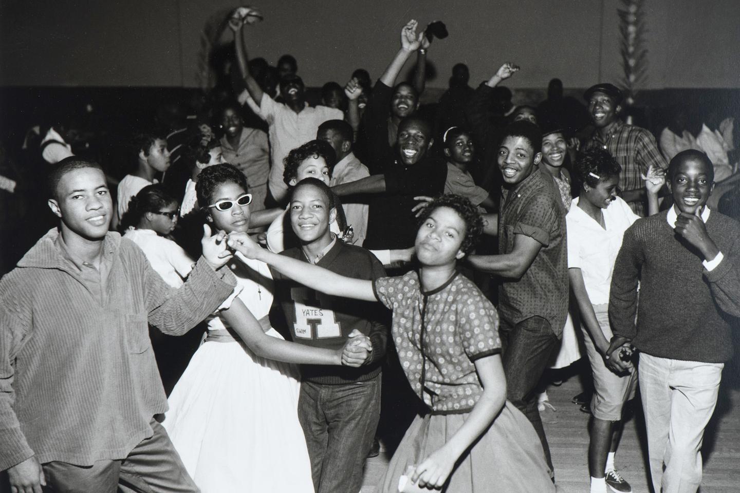 De 1944 à 1984, le quotidien des Noirs américains capturé par des photographes de quartier