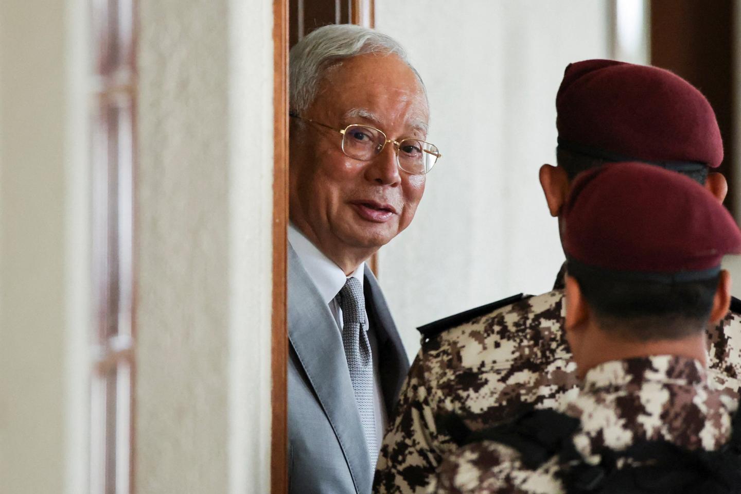 En Malaisie, Najib Razak, ancien premier ministre, reconnu coupable d’abus de pouvoir en lien avec le détournement de 554 millions de dollars
