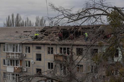 A la suite de l’attaque aérienne russe sur Kiev, le 23 décembre 2025.