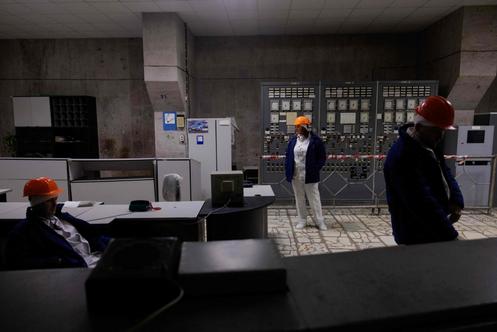 Des employés de la centrale de Tchernobyl,&nbsp;le 22&nbsp;décembre 2025.