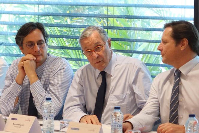 Bernard Hayot (center) during a meeting organized by the Chamber of Commerce and Industry and Medef, in Guadeloupe on March 14, 2024.