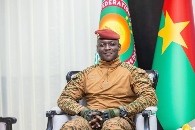 Ibrahim Traoré, chef de la junte du Burkina Faso, à Bamako, le 23 décembre 2025. 