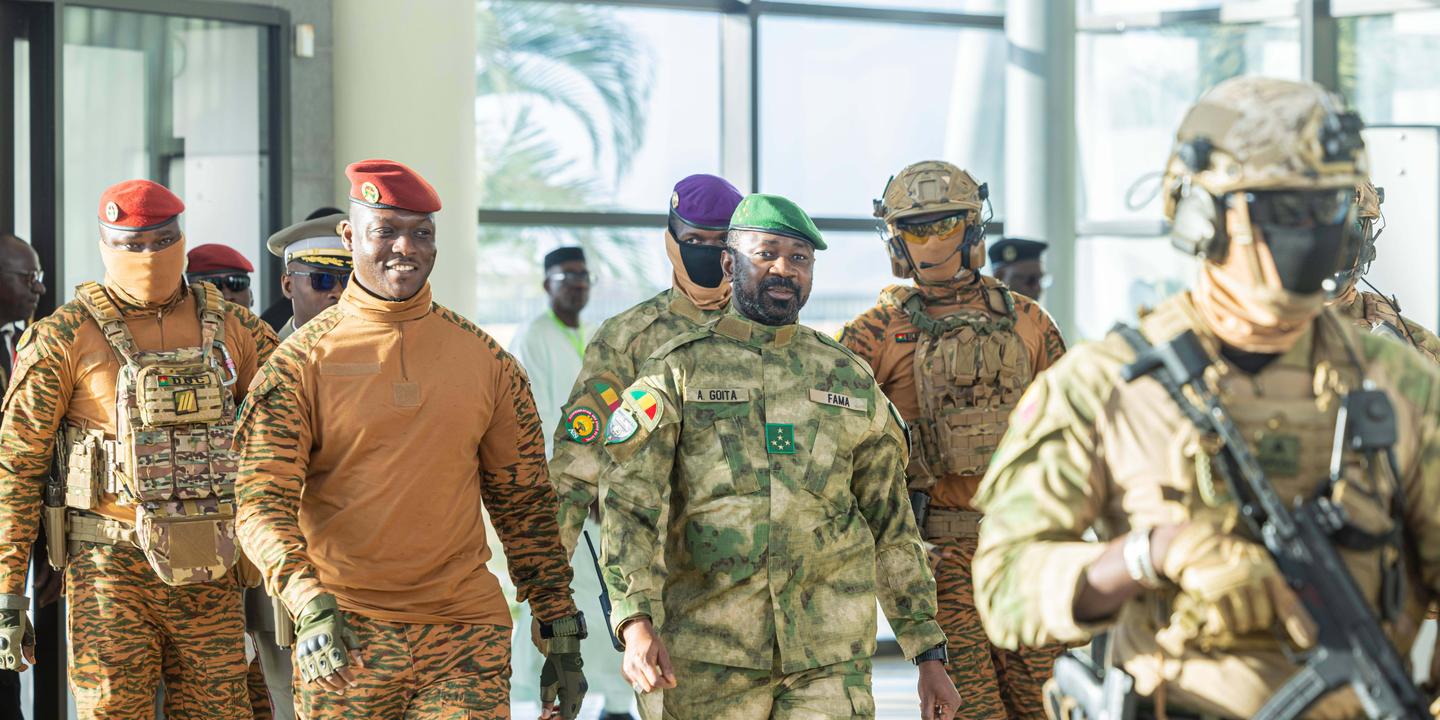 En Afrique, le crépuscule de la démocratie se fait dans l’indifférence du monde