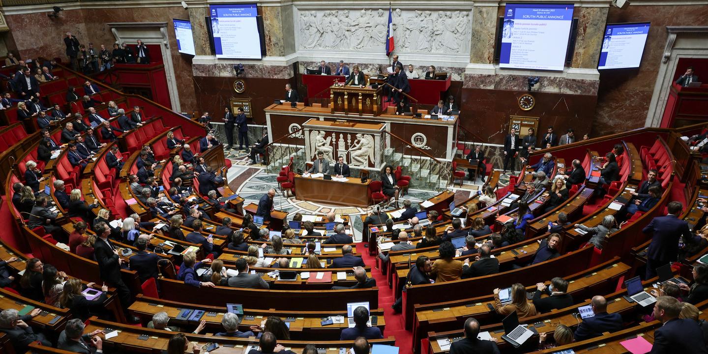 le Parlement adopte le projet de loi spéciale, avant la reprise des débats en janvier