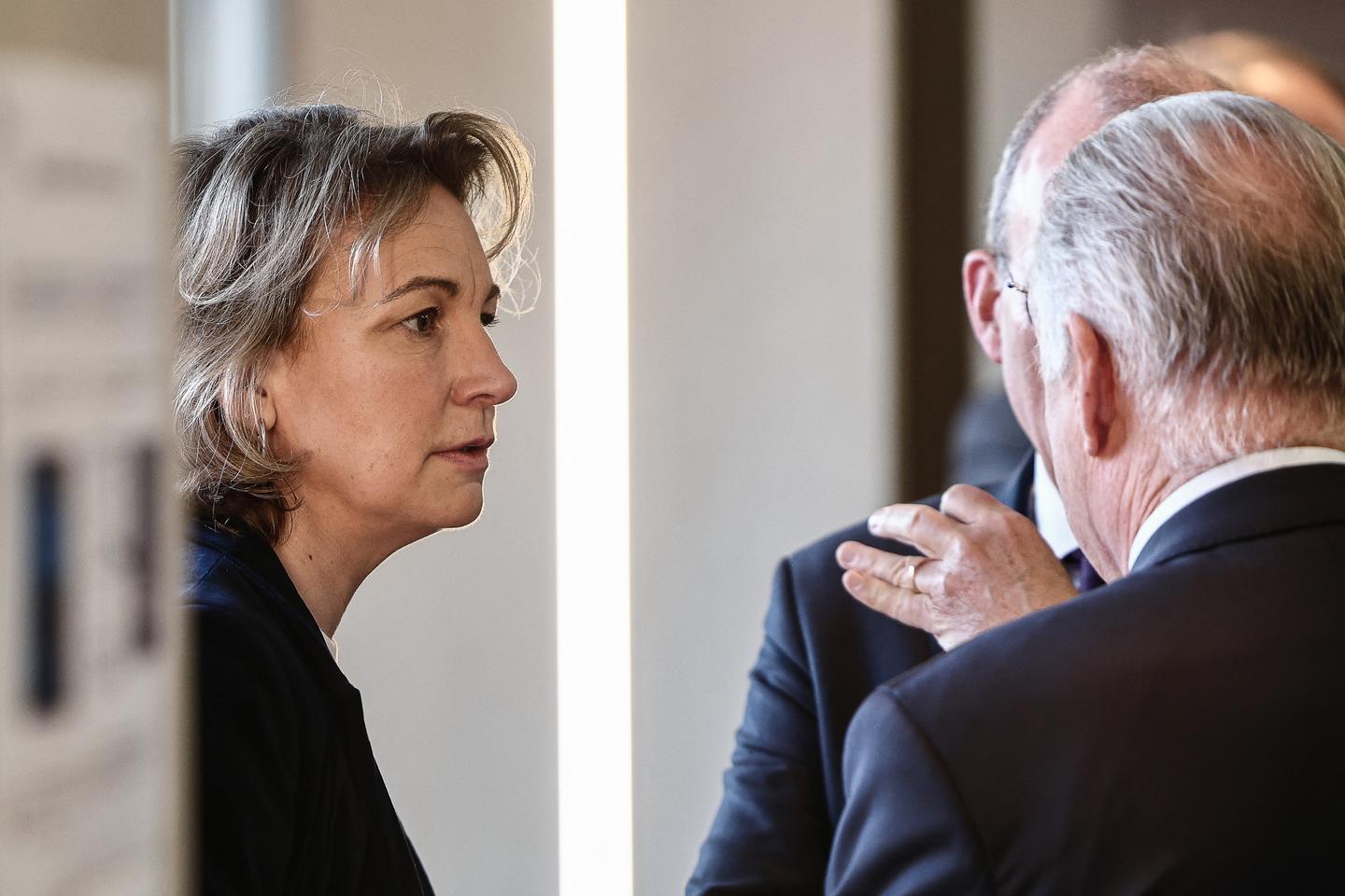 Entre patronat et syndicats, un dialogue social grippé