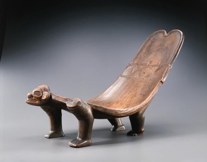 Siège cérémoniel, duho, Grandes Antilles, Hispaniola, taïno, 1280-1400, bois de gaïac.