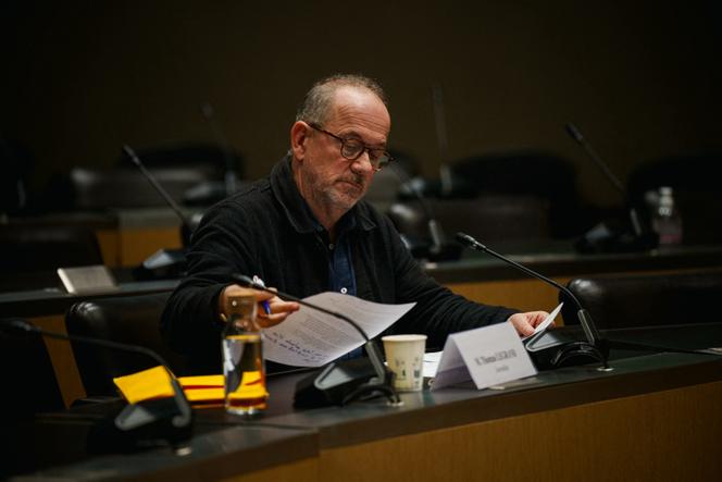 Le journaliste Thomas Legrand lors de la commission d’enquête de l’Assemblée nationale sur l’audiovisuel public, à Paris, le 18 décembre 2025.