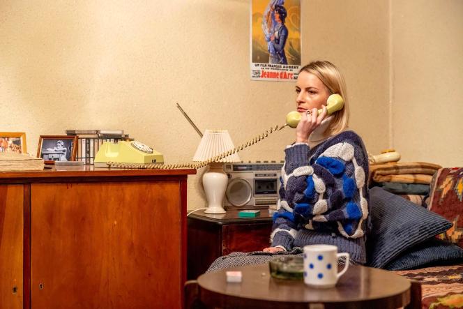 Nicoleta Hancu (Florina) dans « Ce Nouvel An qui n’est jamais arrivé » (2024), de Bogdan Muresanu.