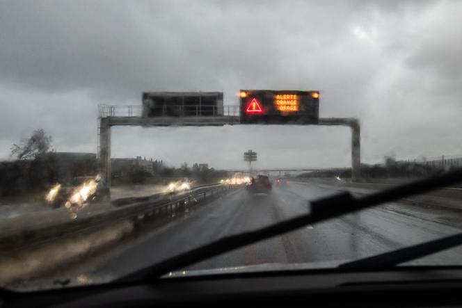 Sur une autoroute près de Perpignan, le 26 décembre 2025. 