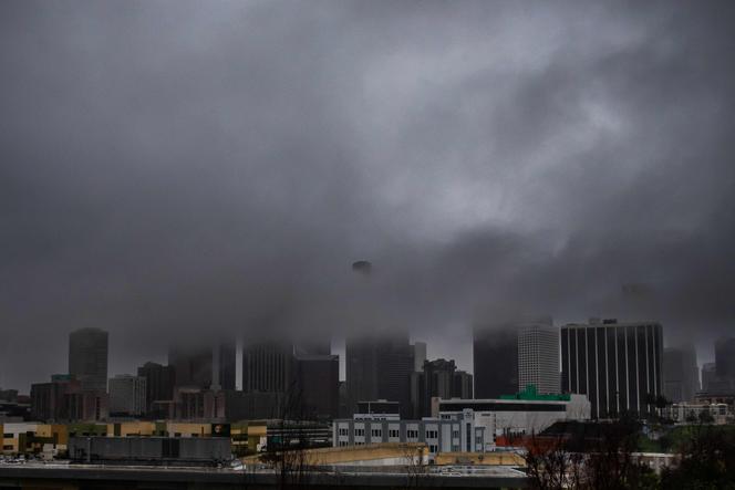 Nuages au dessus de downtown Los Angeles, le 24 décembre 2025.