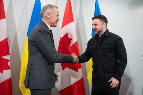 Le premier ministre canadien Mark Carney rencontre le président ukrainien Volodymyr Zelenskiy à Halifax, en Nouvelle-Écosse, au Canada, le 27 décembre 2025.