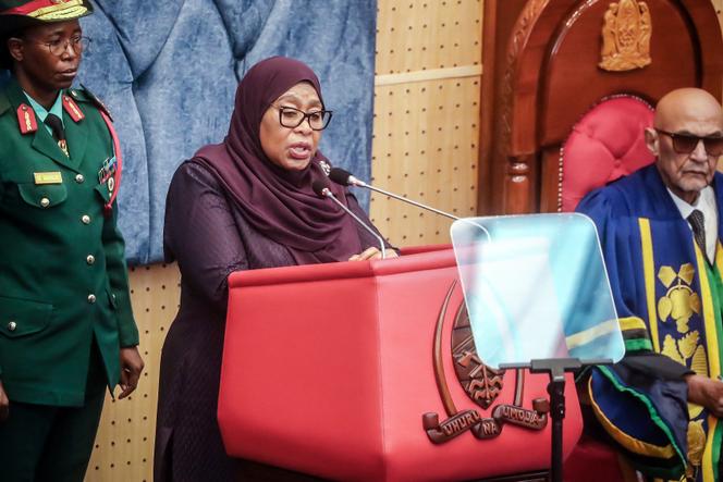 La présidente tanzanienne, Samia Suluhu Hassan, s’adresse au Parlement à Dodoma, le 14 novembre 2025.