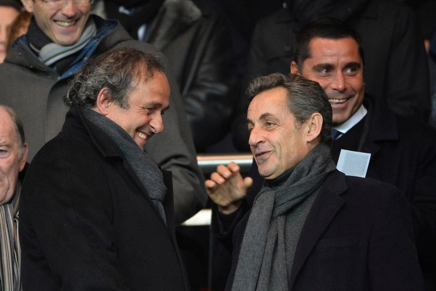 « Qatargate » : Michel Platini en position d’équilibriste sur l’ingérence de Nicolas Sarkozy