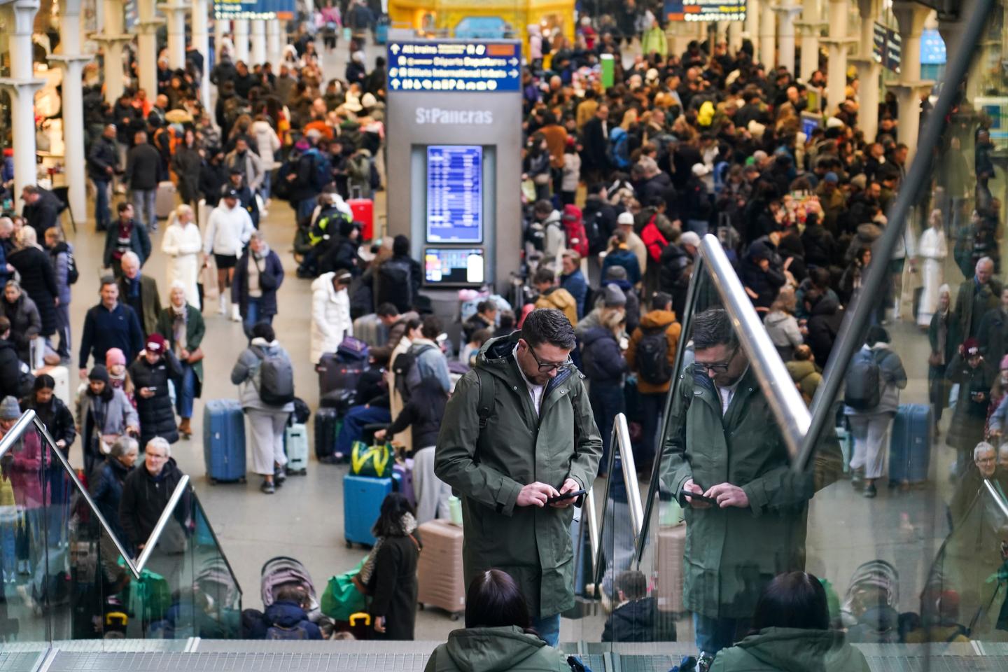 Eurostar annonce une reprise du trafic dans le tunnel sous la Manche, et prévoit d’« assurer tous ses services » mercredi