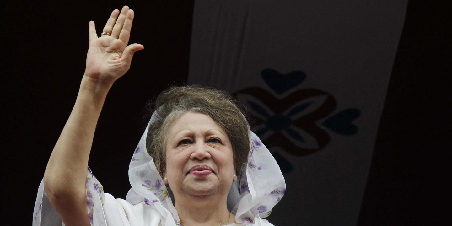 Khaleda Zia, ancienne première ministre du Bangladesh et figure politique incontournable du pays, est morte à 80 ans